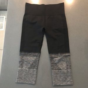 Lululemon Capris in size 6